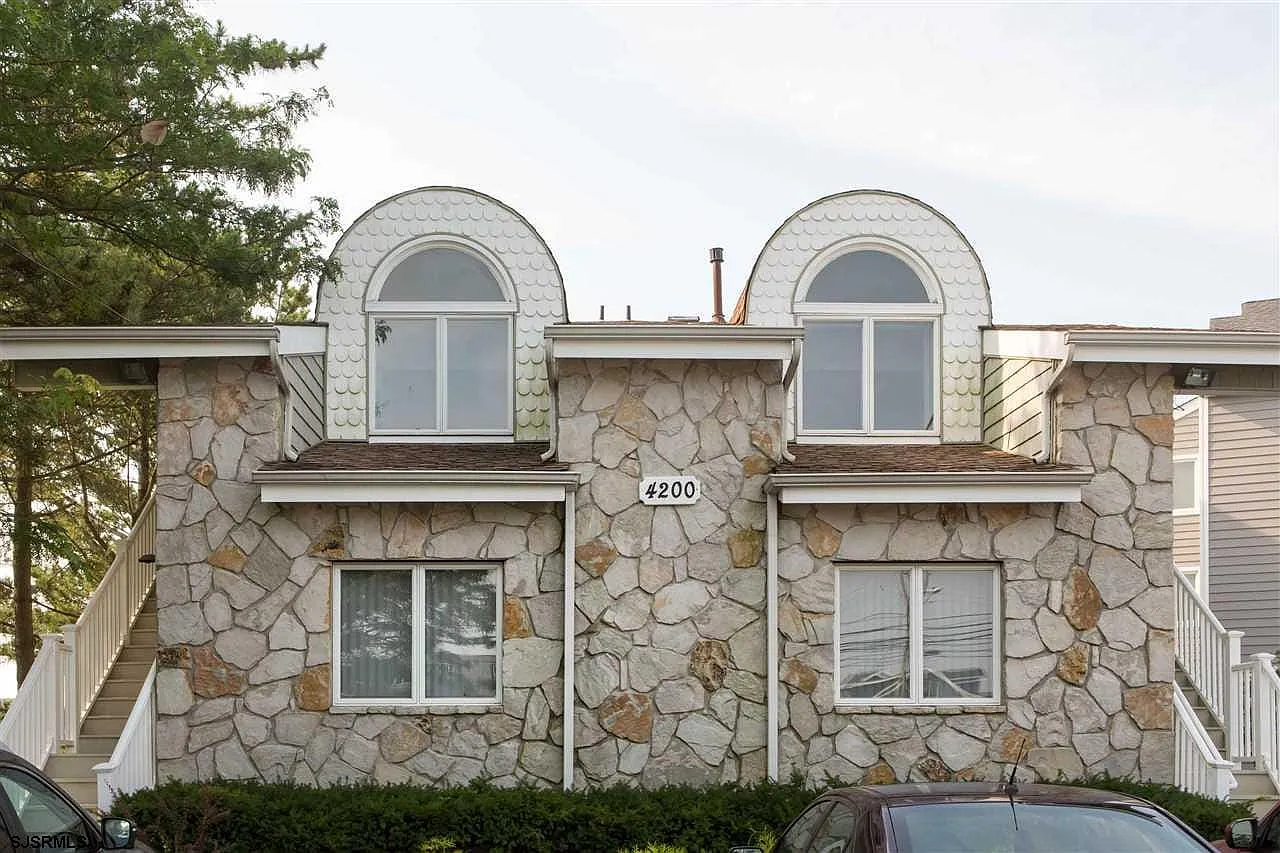2 bed, 2.0 bath, 1344 sqft, $1,600 — Photo 1