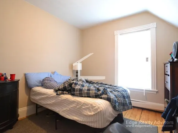 14 Pratt St, Allston, MA 02134