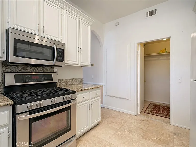 24392 Kingston Ct — Photo 14