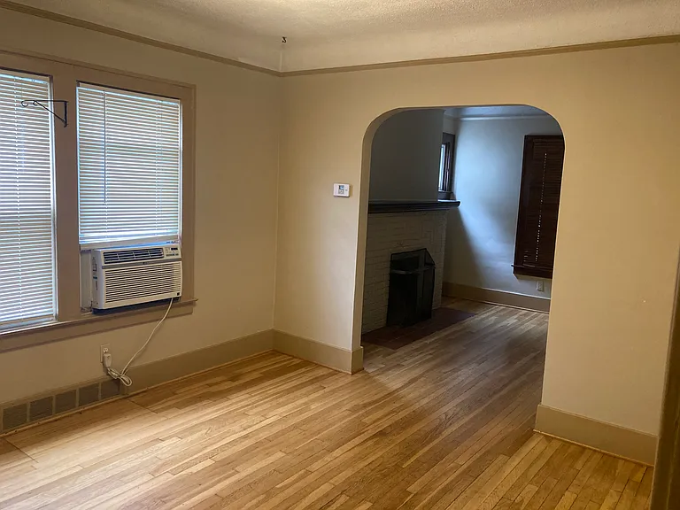 353 W Webster Ave — Photo 9