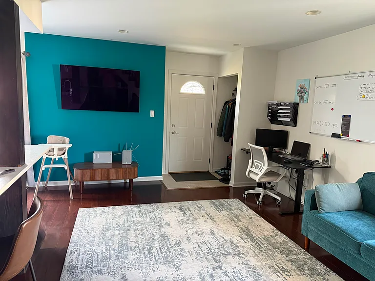 1513 Cornell Ct — Photo 3