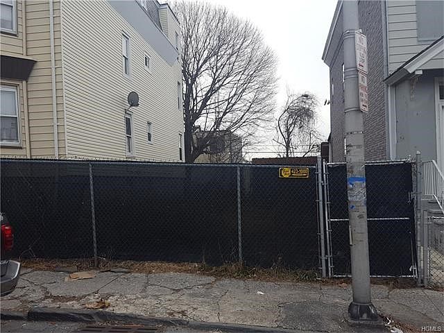 1st image of 174 Elm St