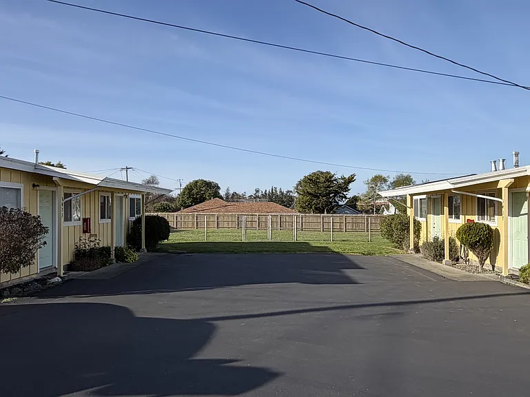 3435 Edgewood Rd — Photo 10