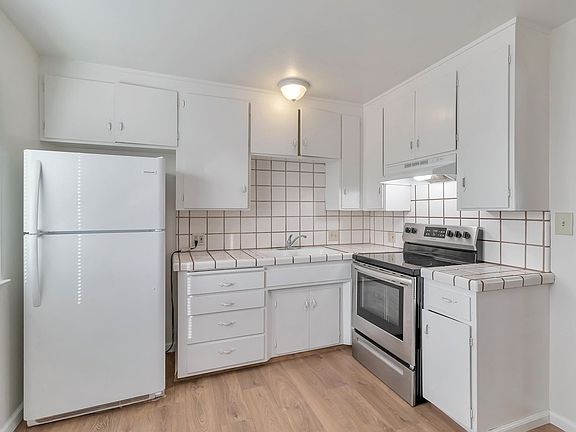 2nd image of 662 Johanna Ave #3