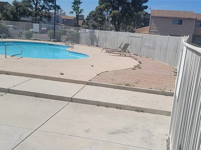 5156 Golden Ln #D — Photo 18