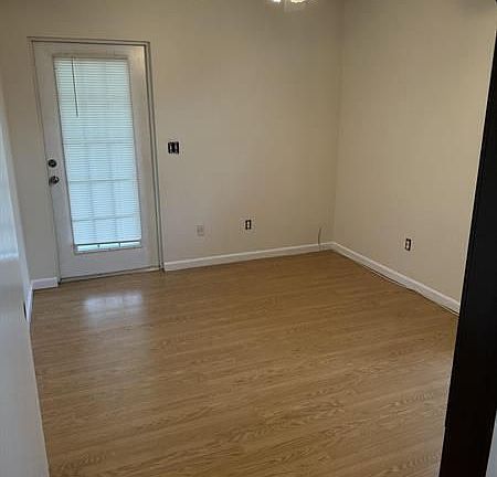 4th image of 1018 SW Abingdon Ave