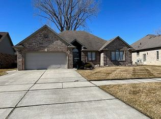 54773 Carnation Dr, Macomb, MI 48042
