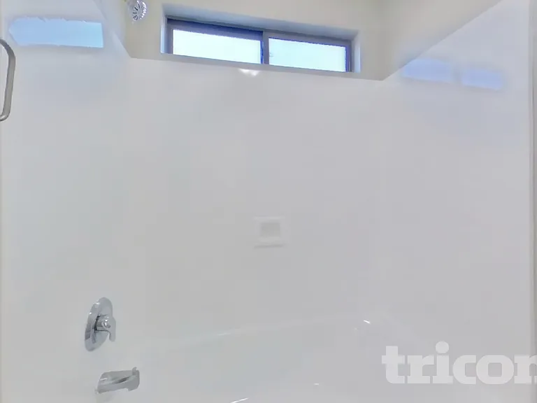 15204 N El Frio Ct — Photo 11