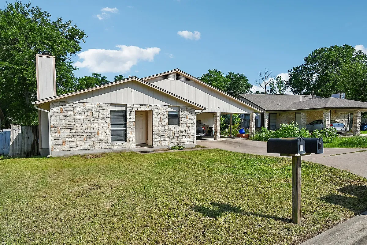 Building Photo - 809 Sirocco Dr #A