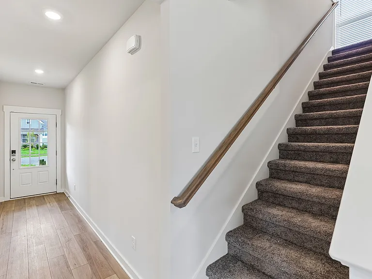 1615 Medinah Ln — Photo 10
