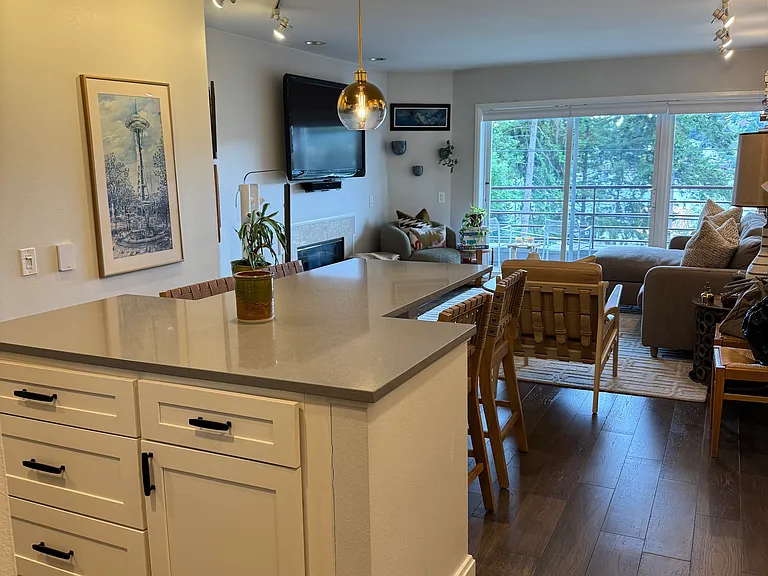 3100 Fairview Ave E #303 — Photo 3
