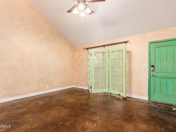 5th image of 3807 N 30th St Unit 45