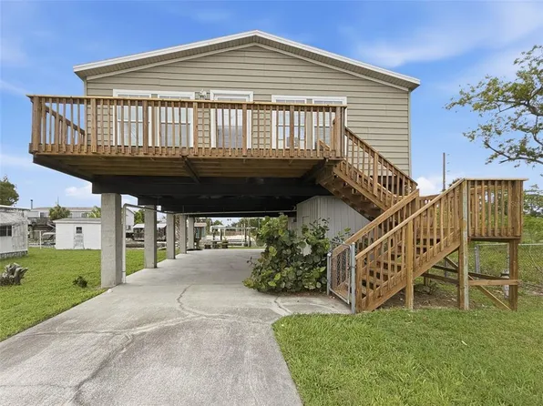 6839 Curlew Ln, Hudson, FL 34667