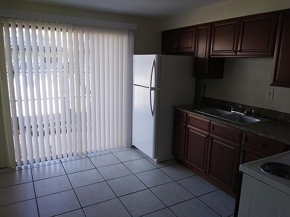 5th image of 309 Magnolia St APT A