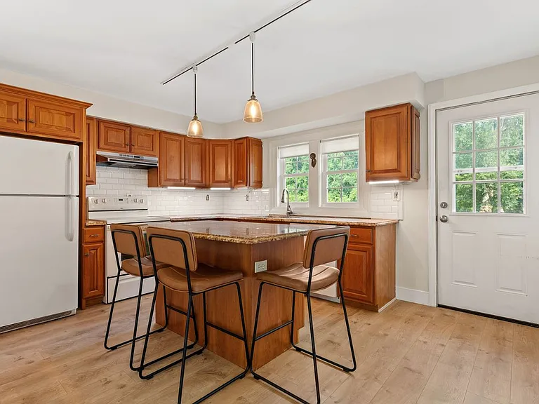 21 Richdale Dr #A — Photo 4