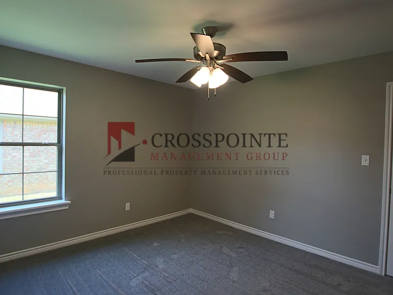 Beautiful 3 Bedroom 2 Bathroom Townhouse In South Tyler! 1/2 Off First Full Months Rent! — Photo 11