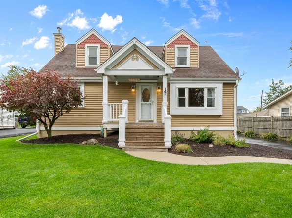 33233 N Sunset Ave, Grayslake, IL 60030