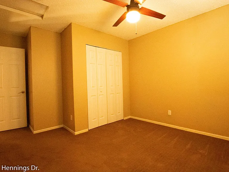 4585 Hennings Dr — Photo 12