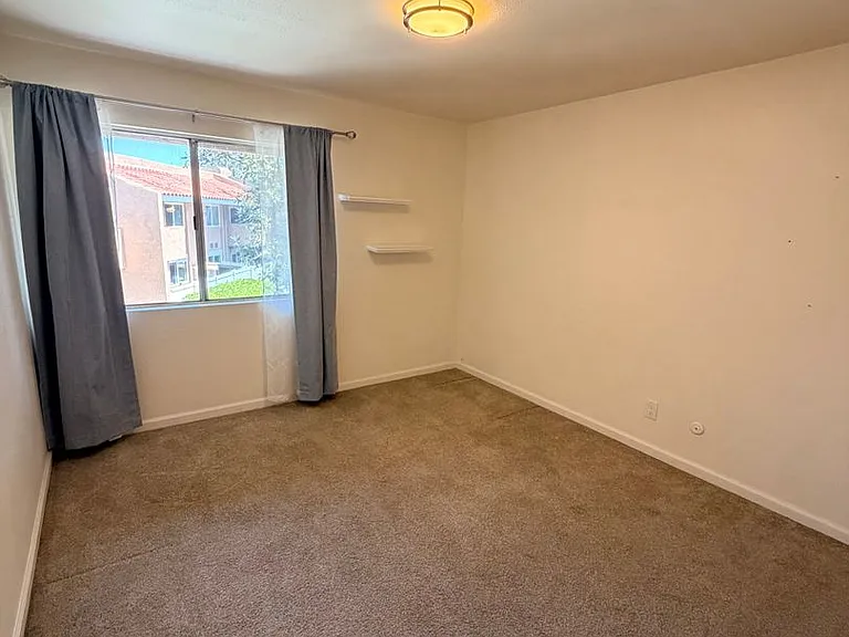 1101 W Macarthur Blvd #298 — Photo 20
