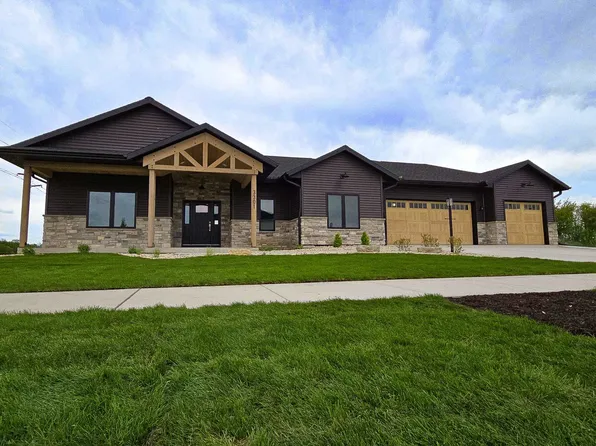 3301 Silver Maple Trl, Janesville, WI 53548