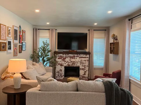 823 S Grant Ave, Springfield, MO 65806