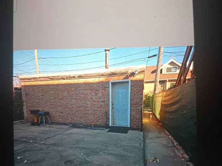 6319 S Central Ave #1B — Photo 7