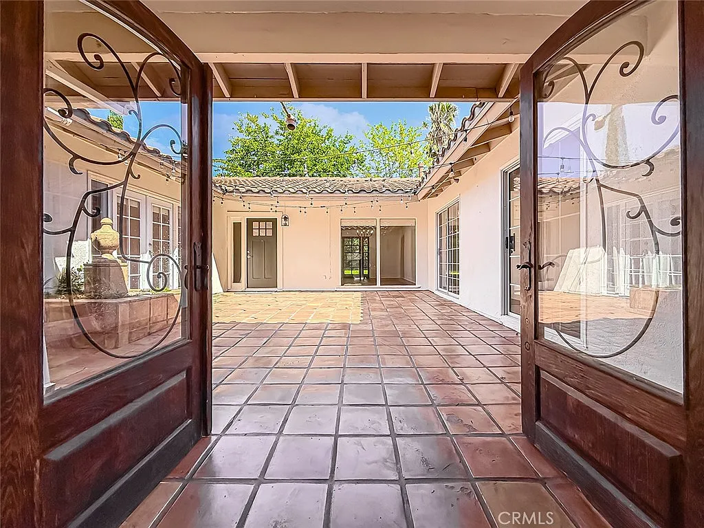 4 bed, 1737 sqft, $6,450 — Photo 4