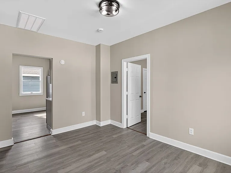 378 Grand St — Photo 21