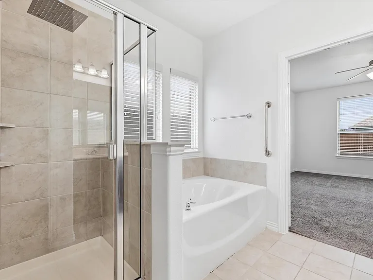808 Bird Creek Dr — Photo 21