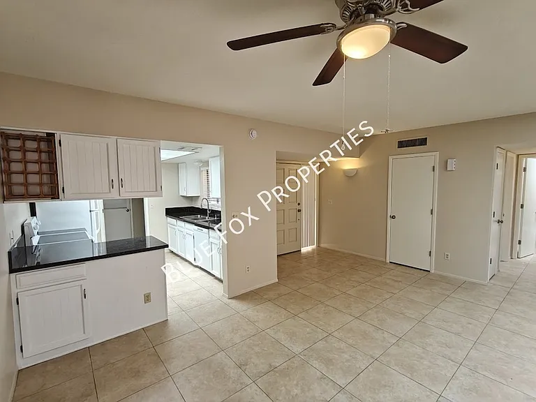 8305 N Midnight Way — Photo 10