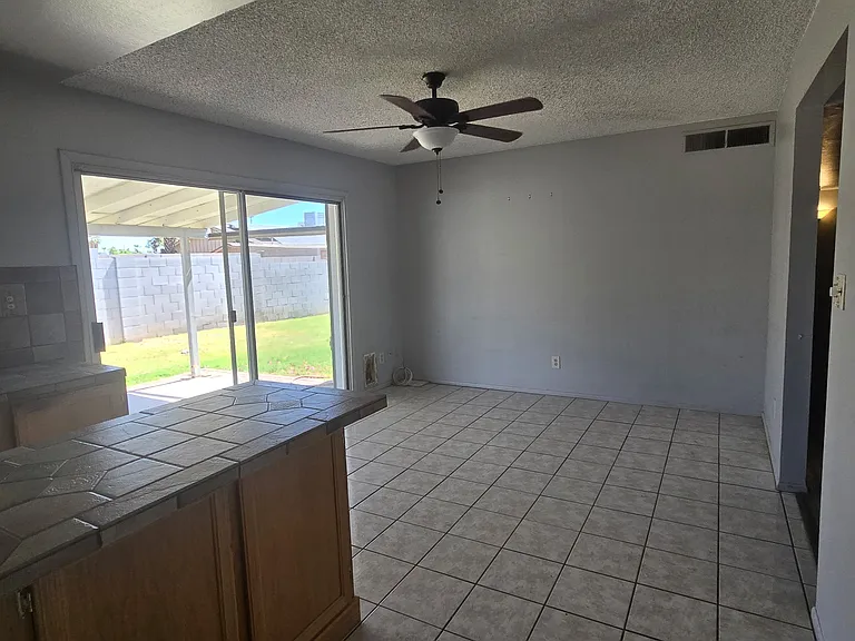 2932 E Pershing Ave — Photo 3