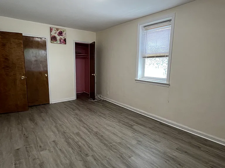8642 Little Neck Pkwy — Photo 7