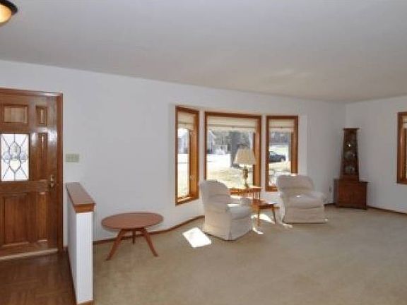 Front Entry and Living Ro