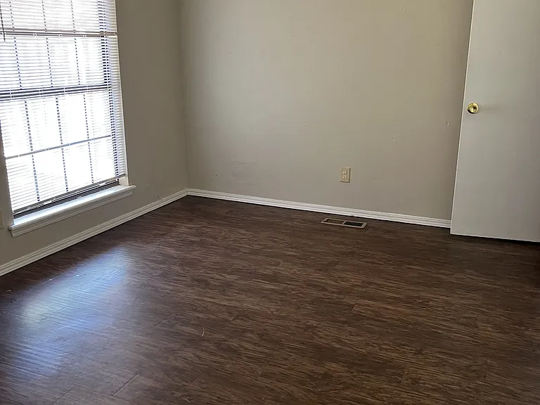 12602 Abbotts Way — Photo 13