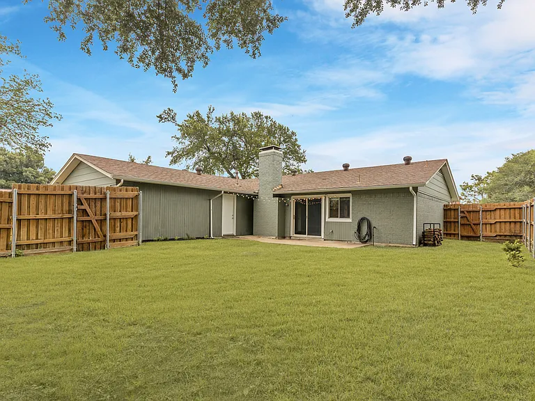 2609 Charter Oak Dr — Photo 23