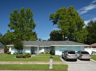 1322 Rustling Oaks Dr, Brandon, FL 33510