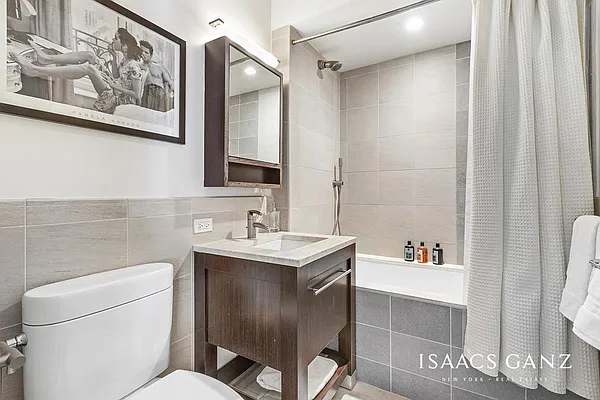 Sold by Isaacs Ganz Real Estate | media 9