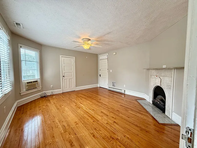 316 E. Locust — Photo 3