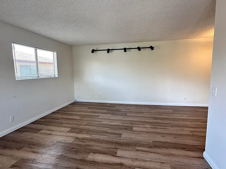 1123 W Sierra Madre Ave #4 — Photo 4