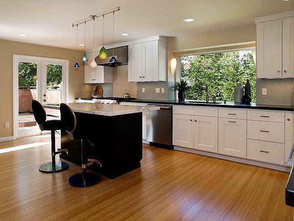 5th image of 8223 Overlake Dr W