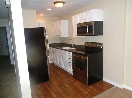 2nd image of 207 Samoset St APT A6