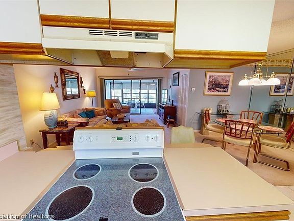 4th image of 4701 Casablanca Cir N #B3