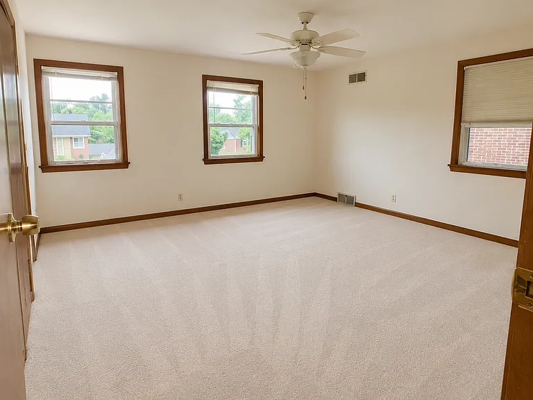 60 Prestwick Dr #60 — Photo 5