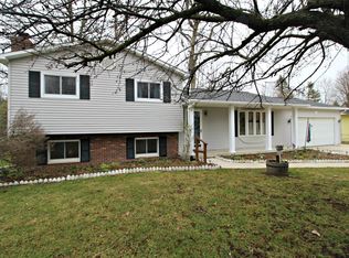 7118 Hickory St, Flushing, MI 48433