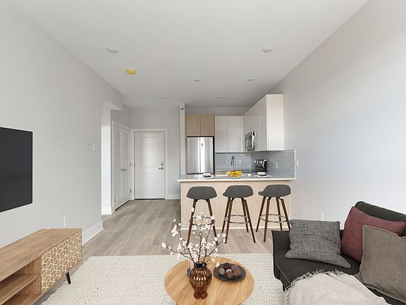 2nd image of 3935 Lancaster Ave #6-1