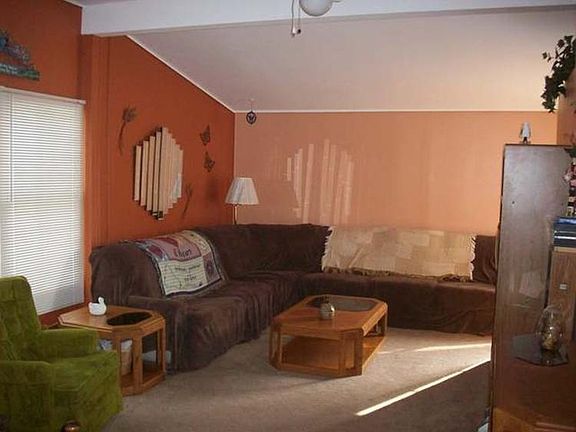 4th image of 2525 Martha Dr