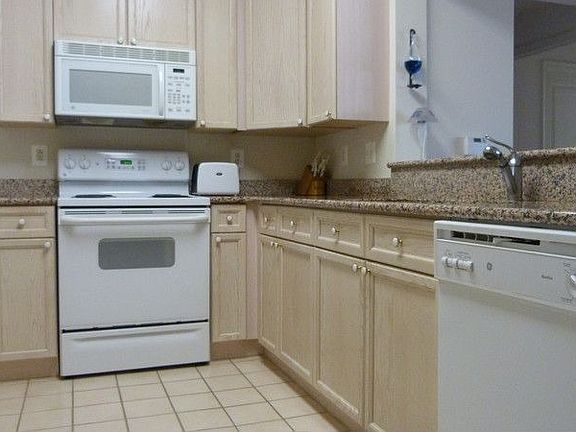 3rd image of 485 Harbor Side St APT 606