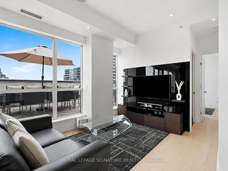 1205 Queen St W #Penthouse 704 — Photo 16