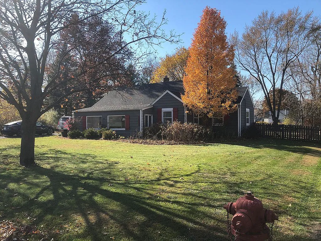 5608 Leitch Ave photo 1