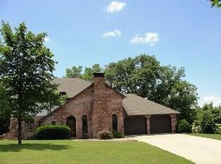 1916 Bunker Hill Rd, Jefferson City, MO 65109